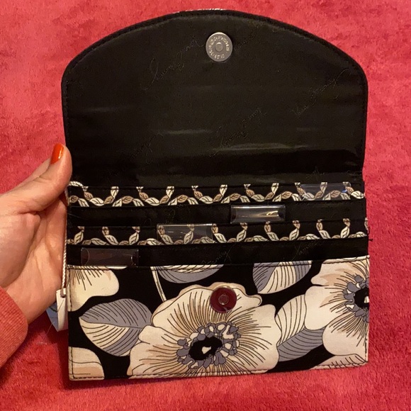 Vera Bradley Small Folio Camellia - Picture 2 of 5